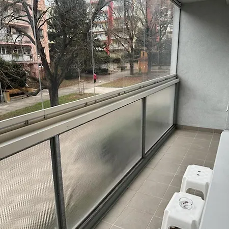 For Rent Near Center Apartamento